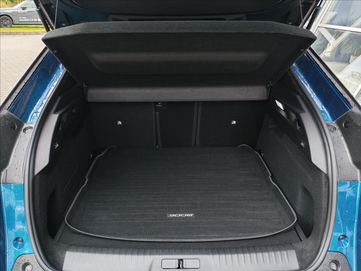 Peugeot 3008 SUV / Terénní 1,2 l 107 kw