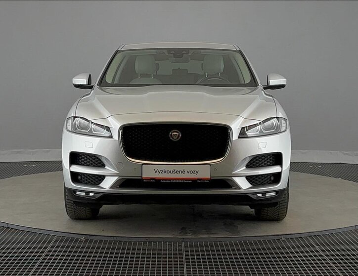 Jaguar F-Pace SUV / Terénní 2,0 l 132 kw