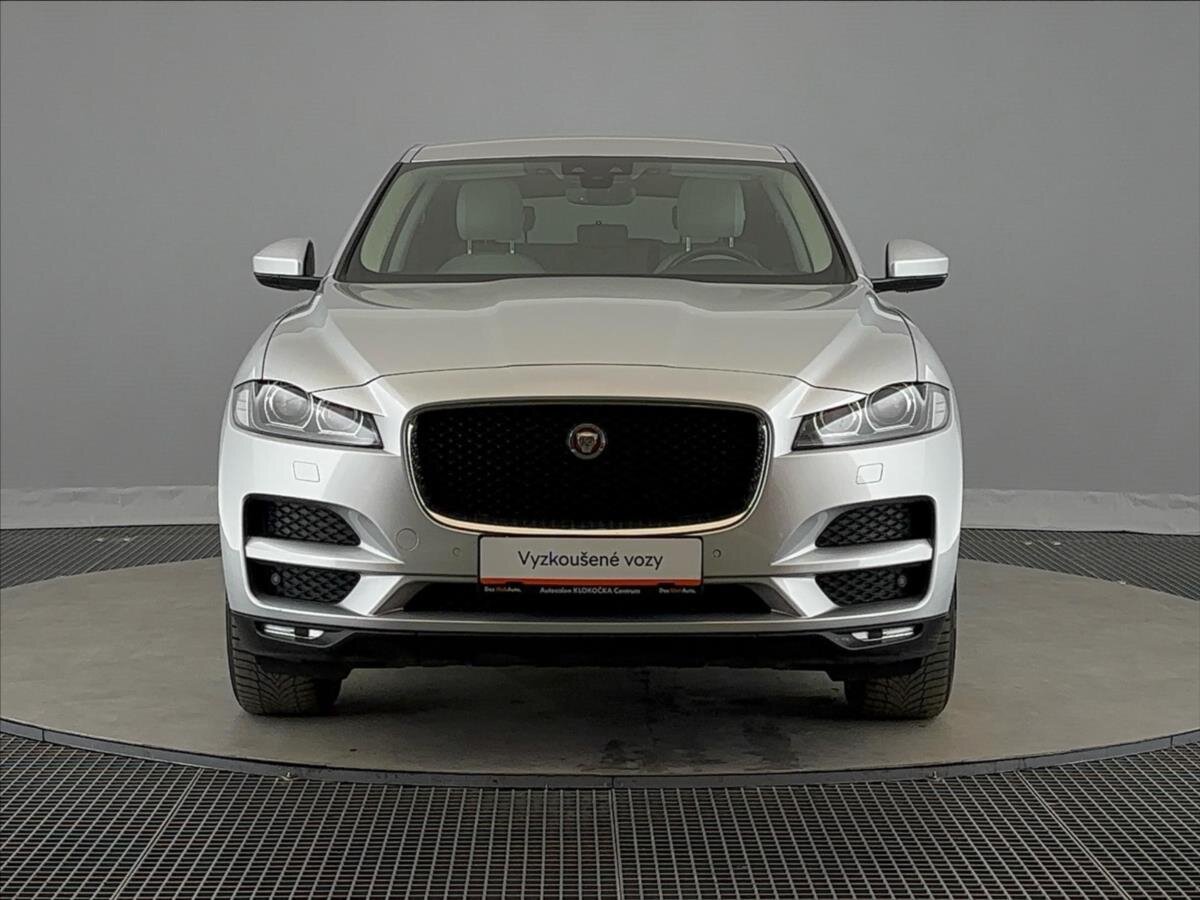 Jaguar F-Pace SUV / Terénní 2,0 l 132 kw