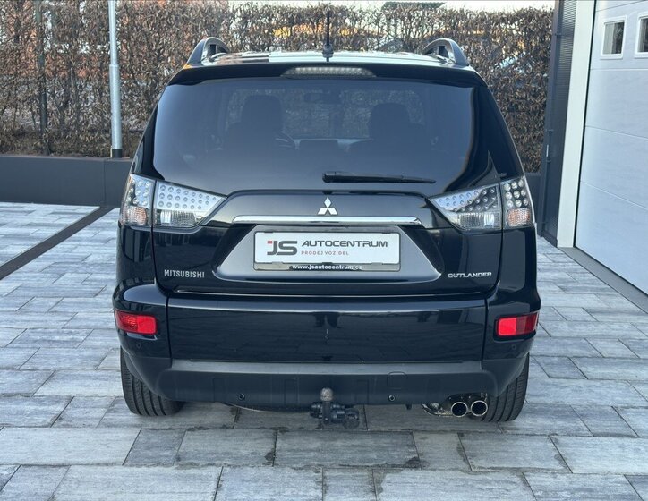 Mitsubishi Outlander SUV / Terénní 2,3 l 130 kw