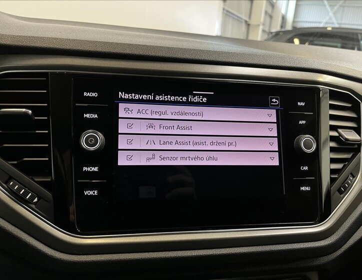 Volkswagen T-Roc SUV 1,5 l 110 kw