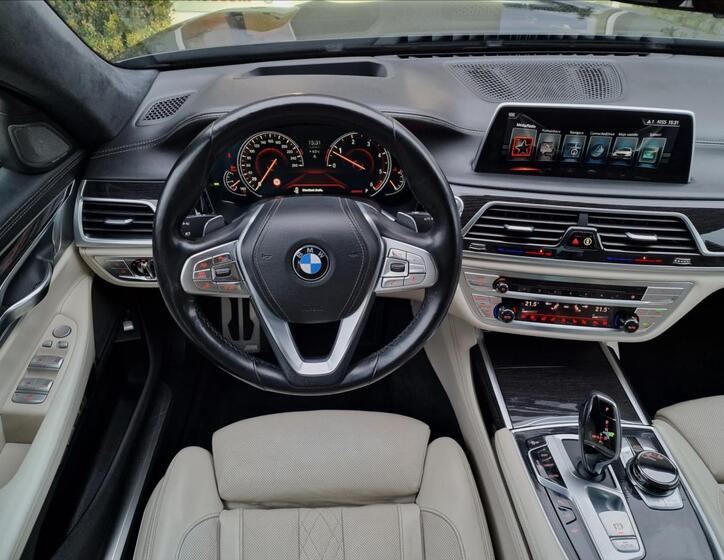 BMW Řada 7 12