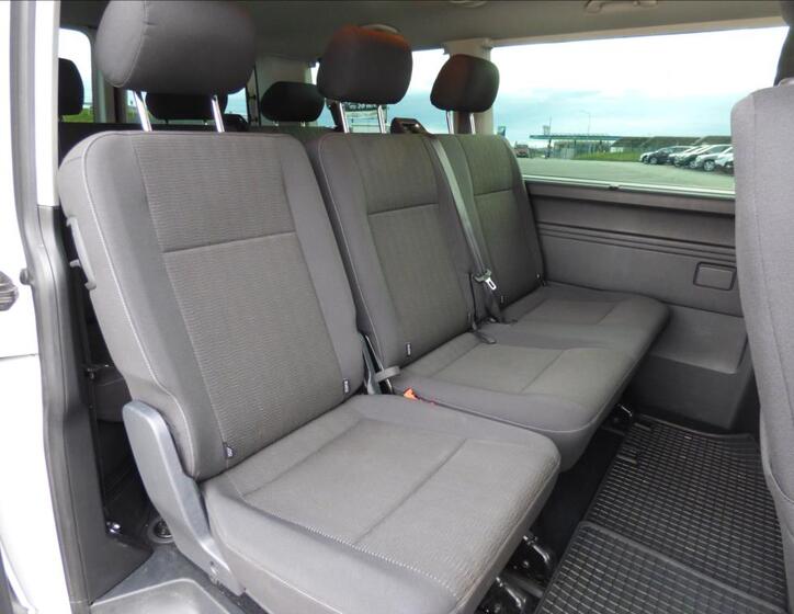 Volkswagen Caravelle 42