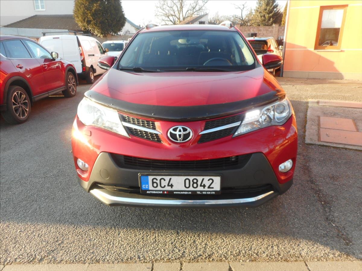 Toyota RAV4 SUV 2,0 l 111 kw