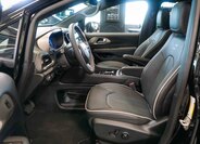 Chrysler Pacifica 16