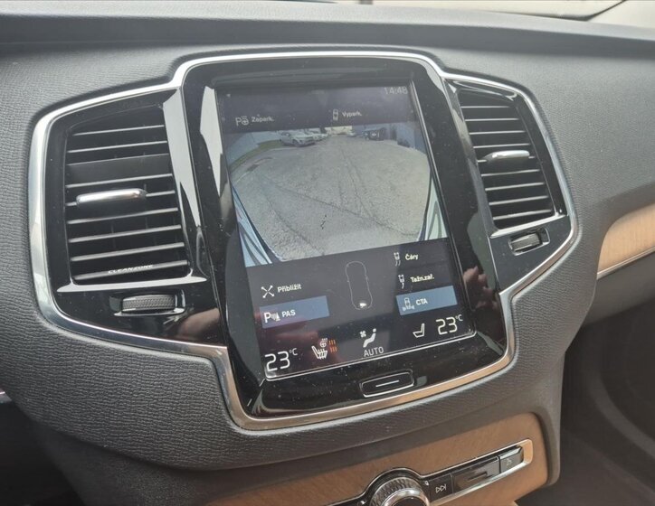 Volvo XC90 SUV / Terénní 2,0 l 165 kw