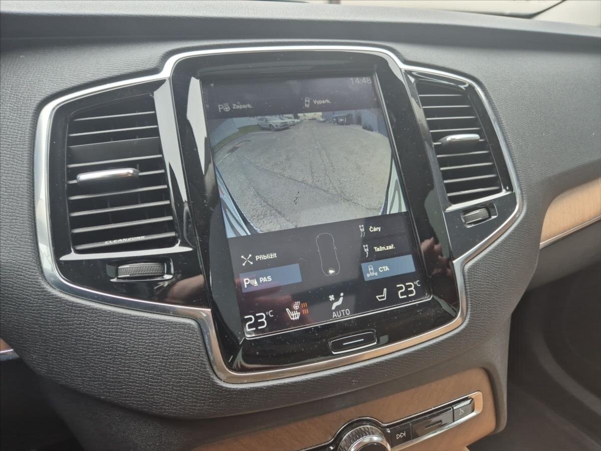 Volvo XC90 SUV / Terénní 2,0 l 165 kw