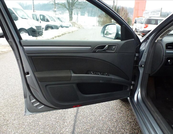 Škoda Superb Kombi 1,6 l 77 kw