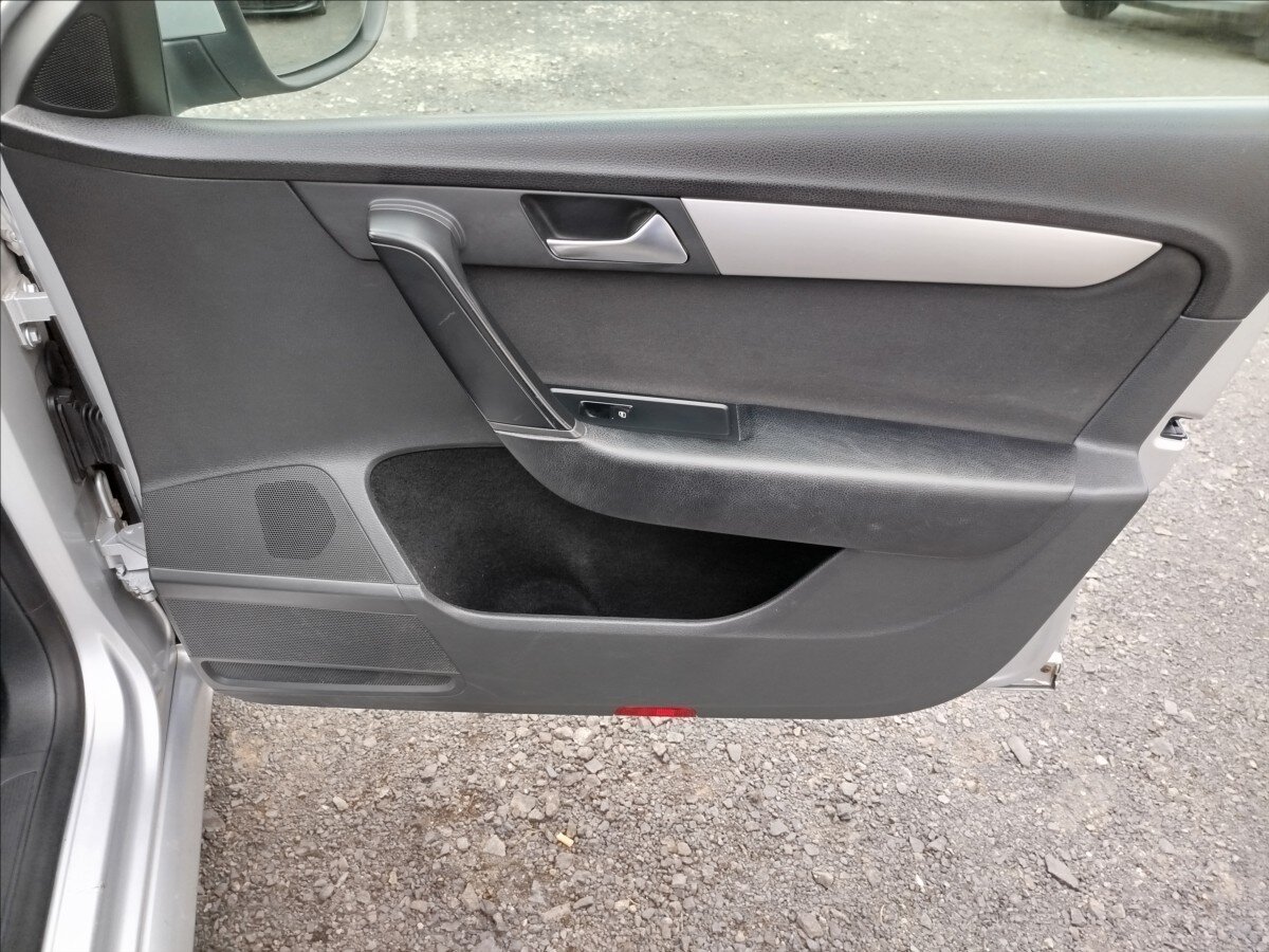 Volkswagen Passat Kombi 2,0 l 103 kw