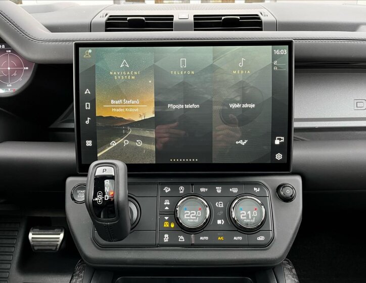 Land Rover Defender SUV / Terénní 4,4 l 467 kw