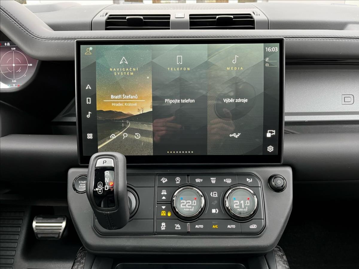 Land Rover Defender SUV / Terénní 4,4 l 467 kw