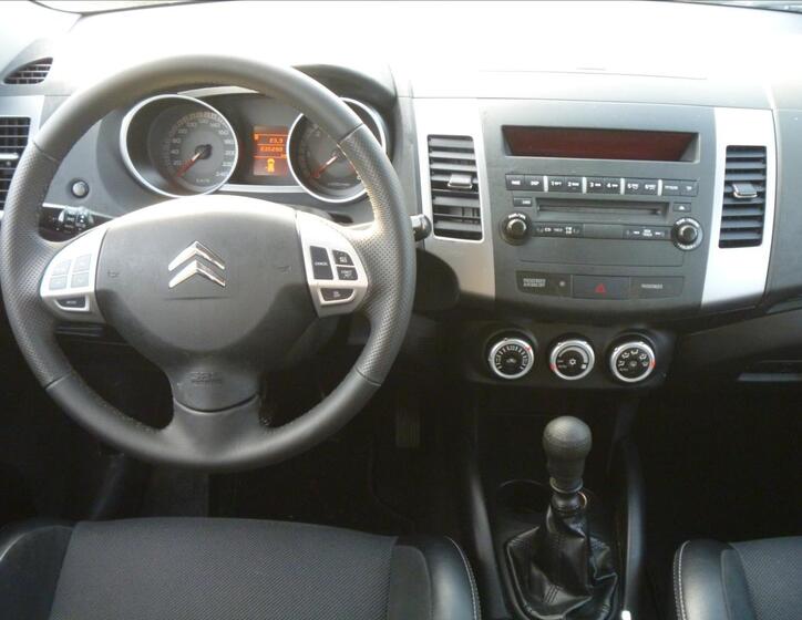 Citroën C-Crosser 14