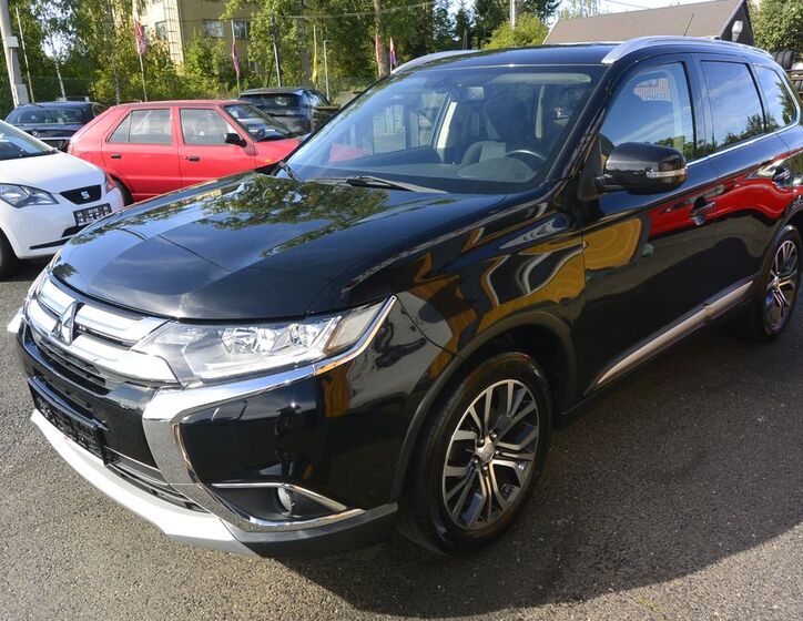 Mitsubishi Outlander 1