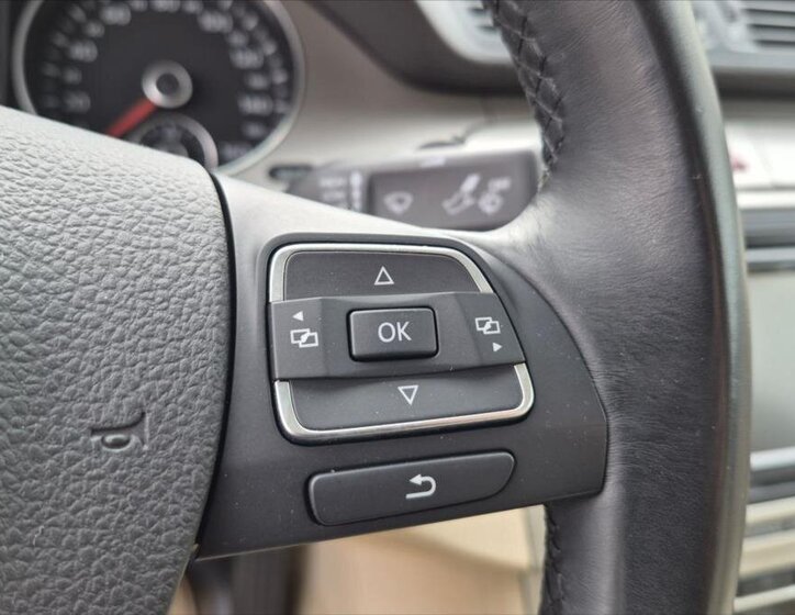 Volkswagen Passat Sedan / Limuzína 2,0 l 147 kw