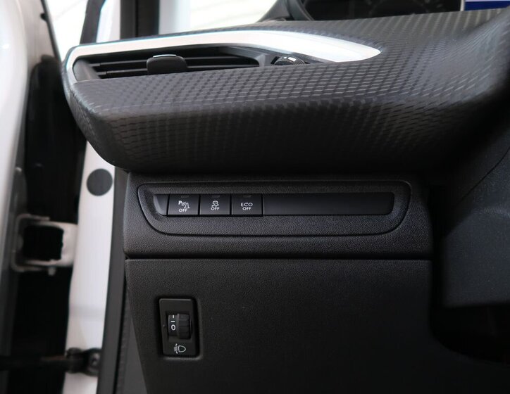 Peugeot 208 Hatchback 1,2 l 81 kw