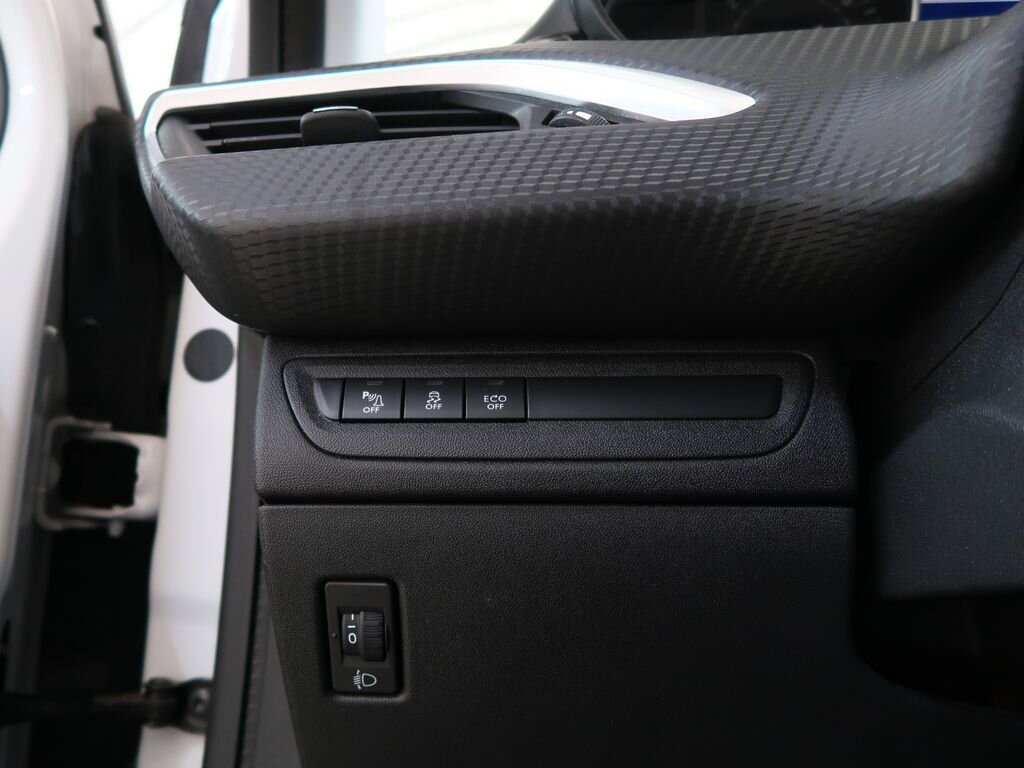 Peugeot 208 Hatchback 1,2 l 81 kw