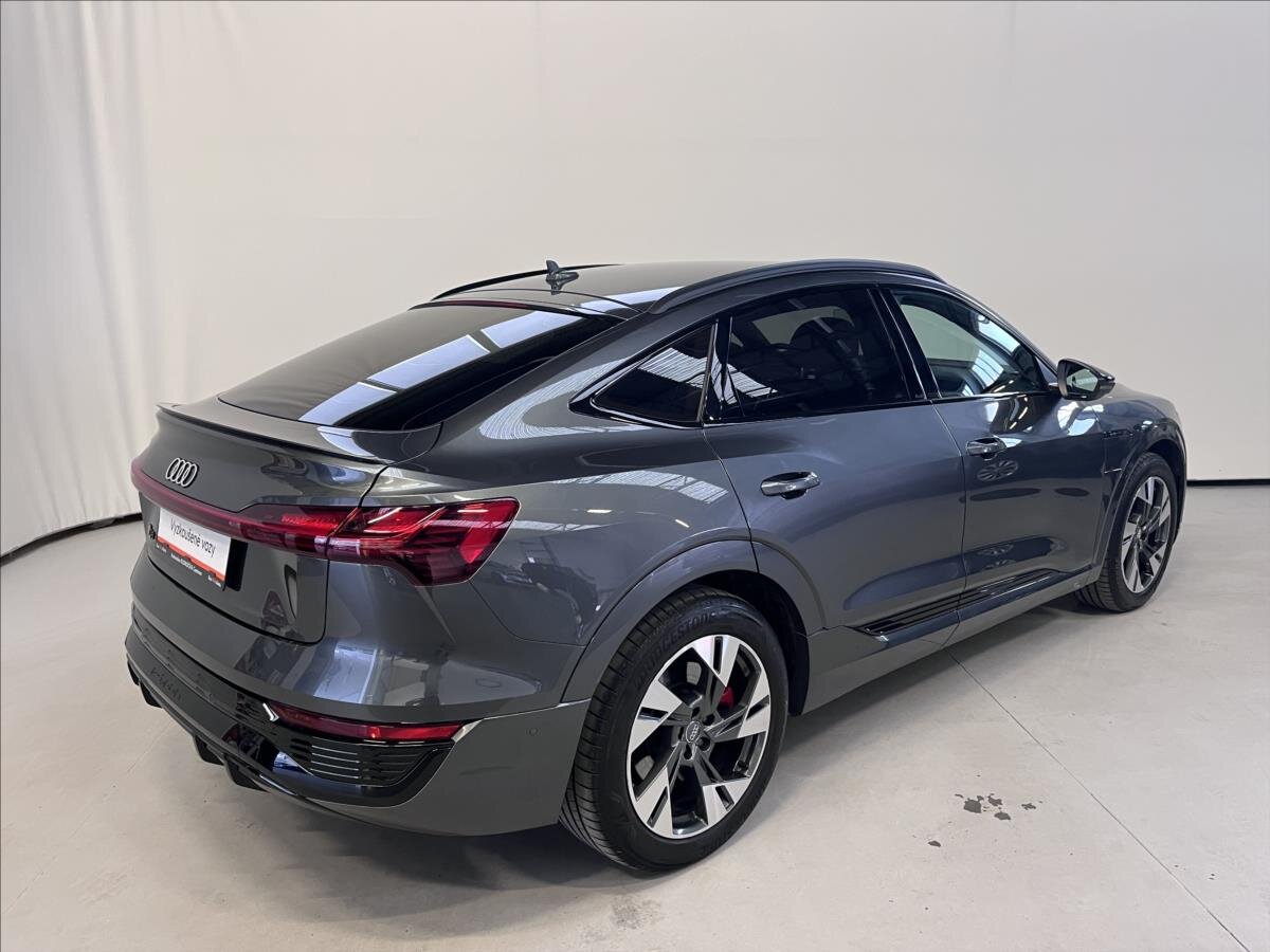 Audi Q8 e-tron SUV 0,0 300 kw