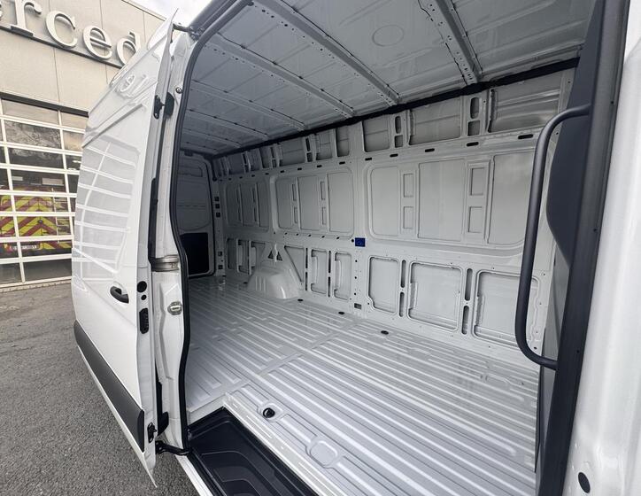 Mercedes-Benz Sprinter 10