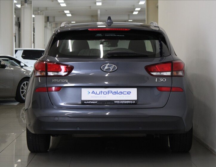 Hyundai i30 4