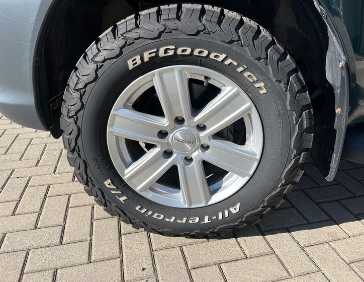 Toyota Hilux Pick-up 2,4 l 110 kw