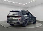 BMW X7 SUV / Terénní 4,4 l 390 kw