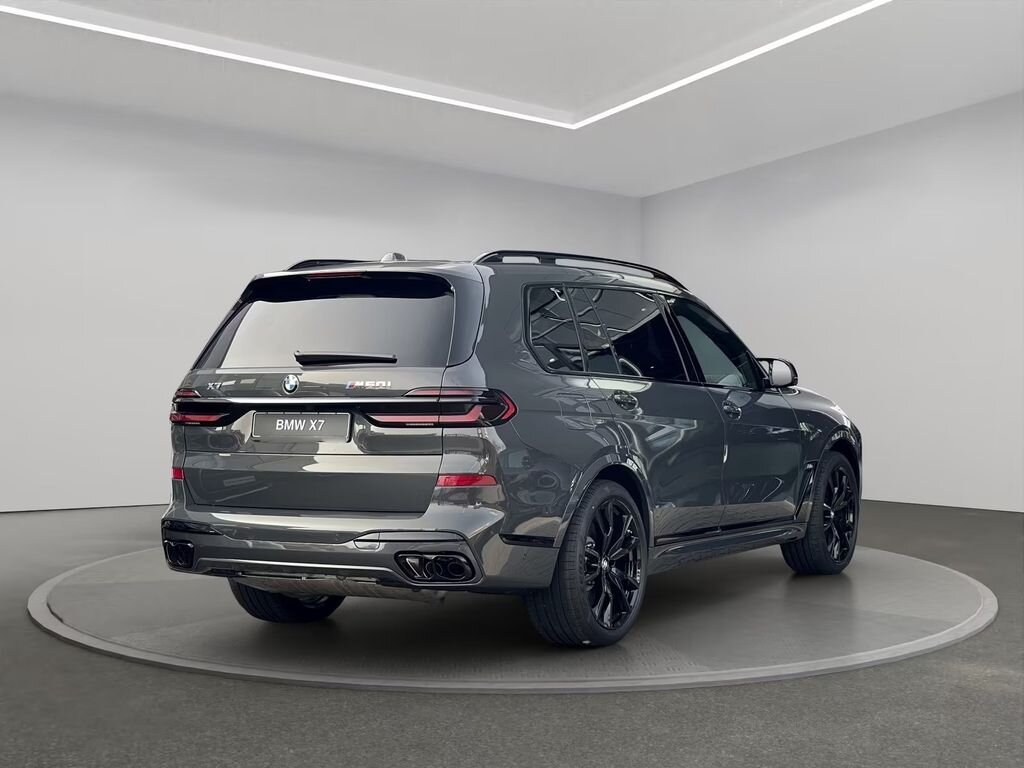 BMW X7 SUV / Terénní 4,4 l 390 kw