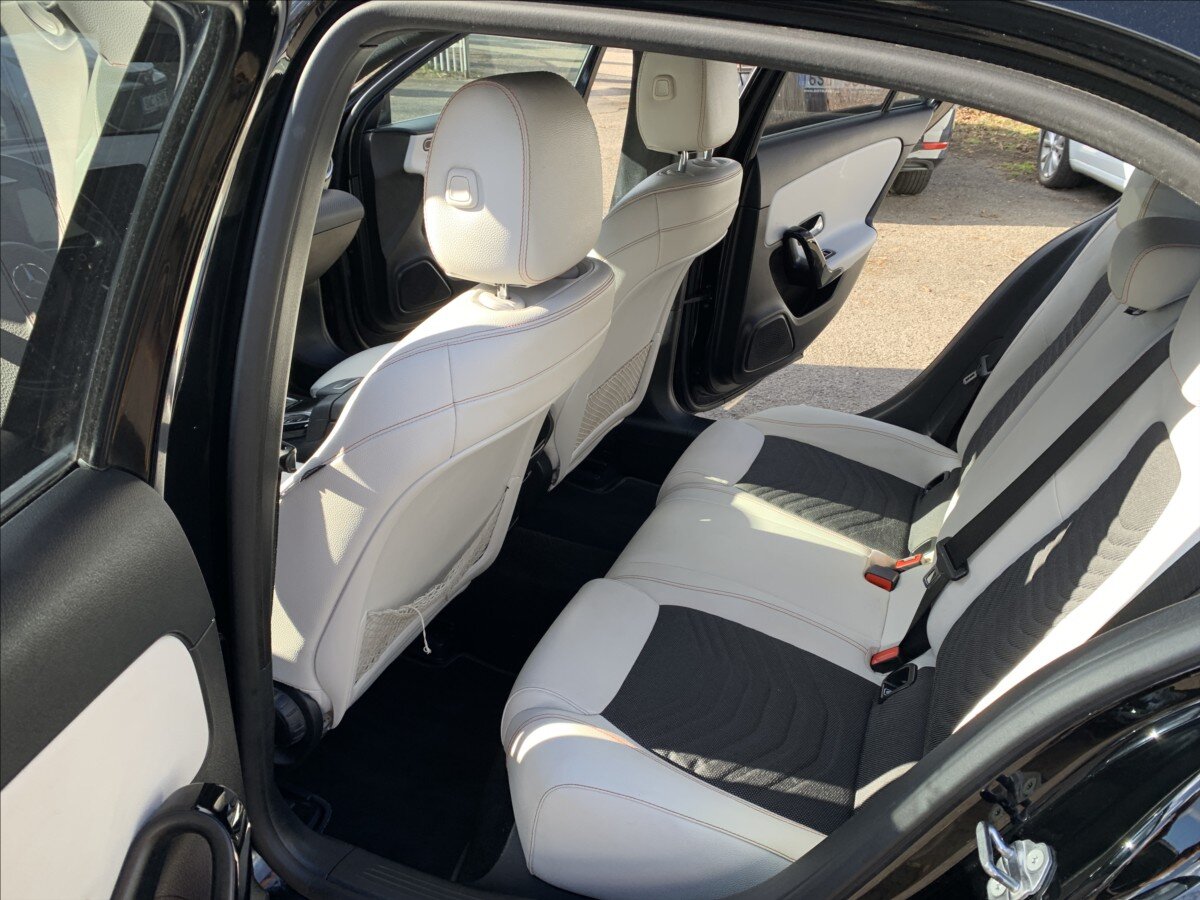 Mercedes-Benz Třídy A Hatchback 1,3 l 120 kw