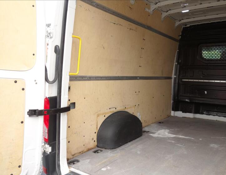 Volkswagen Crafter 18