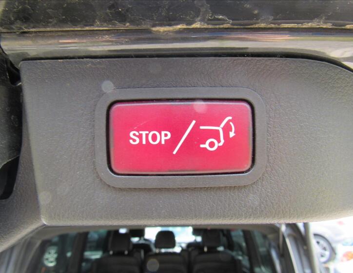 Mercedes-Benz Třídy V 29