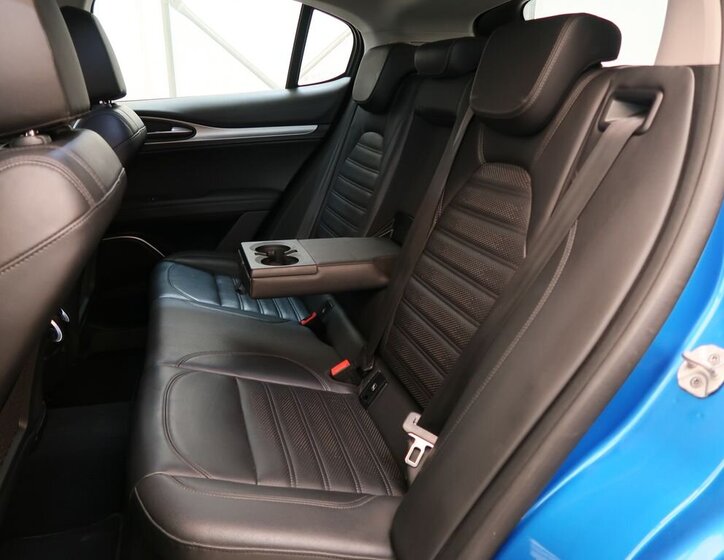 Alfa Romeo Stelvio 35