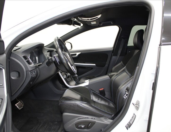 Volvo V60 Kombi 2,0 l 270 kw