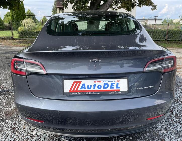 Tesla Model 3 5