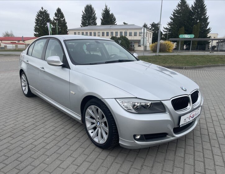 BMW Řada 3 Sedan / Limuzína 2,0 l 105 kw
