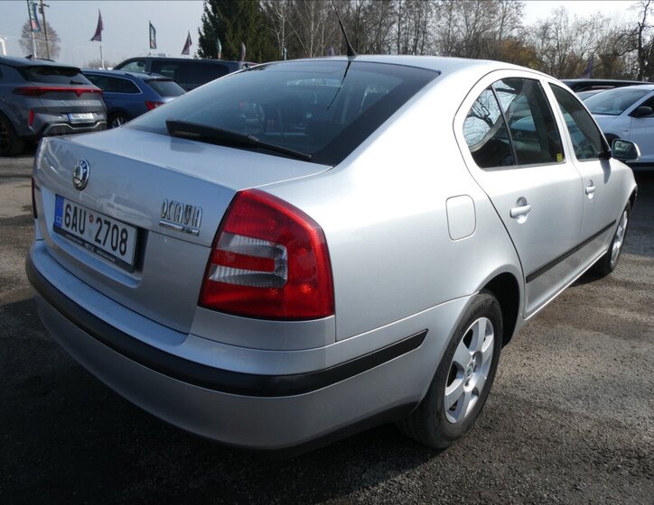Škoda Octavia Sedan / Limuzína 1,6 l 85 kw