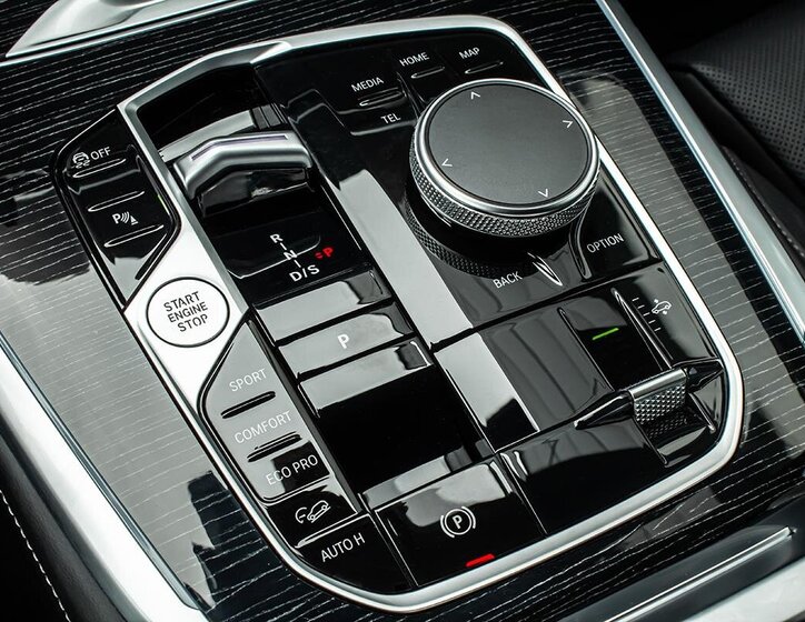 BMW X7 SUV / Terénní 3,0 l 250 kw