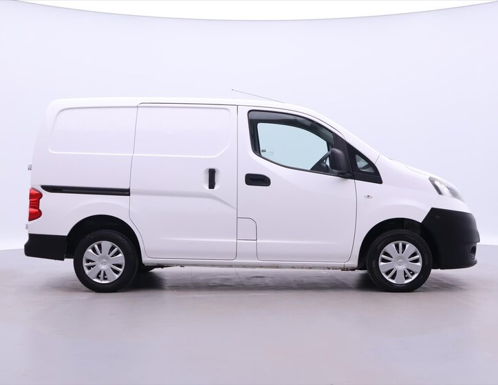 Nissan NV200 8