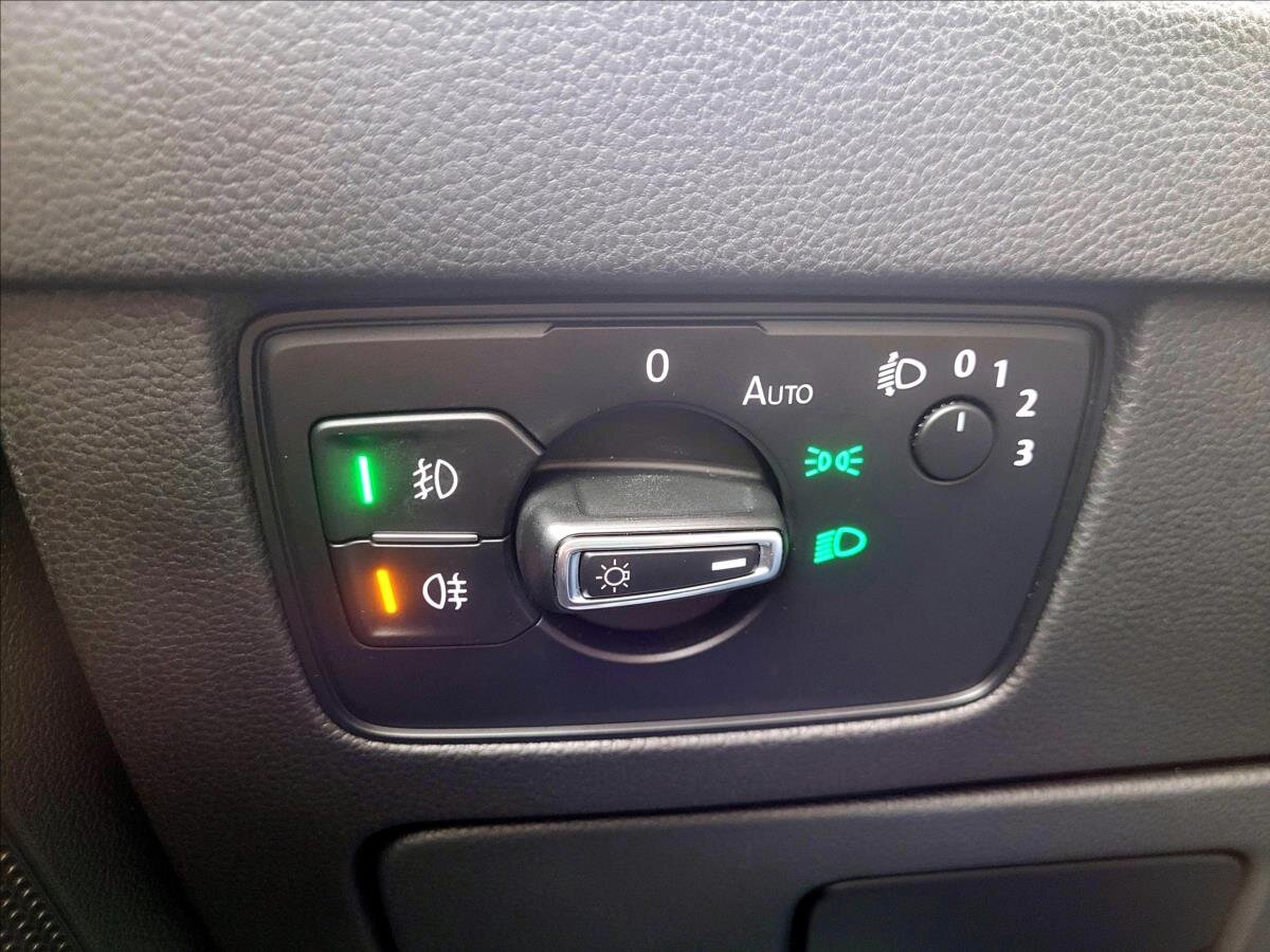 Volkswagen Passat Kombi 1,6 l 88 kw