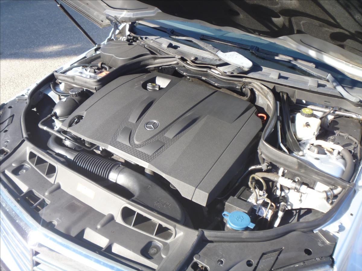 Mercedes-Benz Třídy C Kombi 2,1 l 100 kw