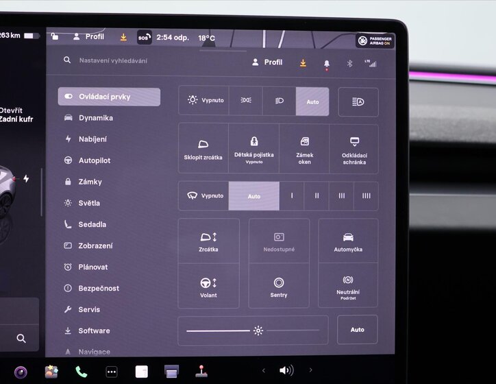 Tesla Model 3 Sedan / Limuzína 0,0 208 kw