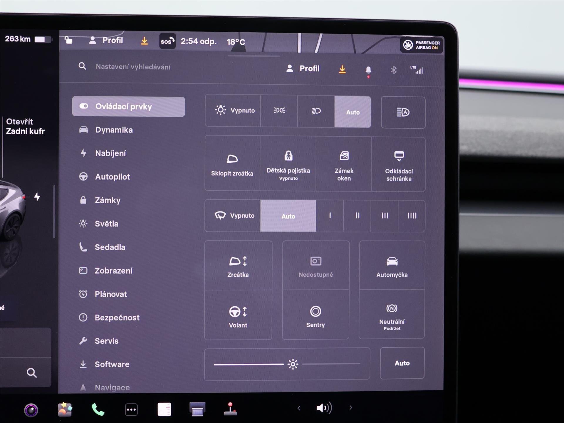 Tesla Model 3 Sedan / Limuzína 0,0 208 kw