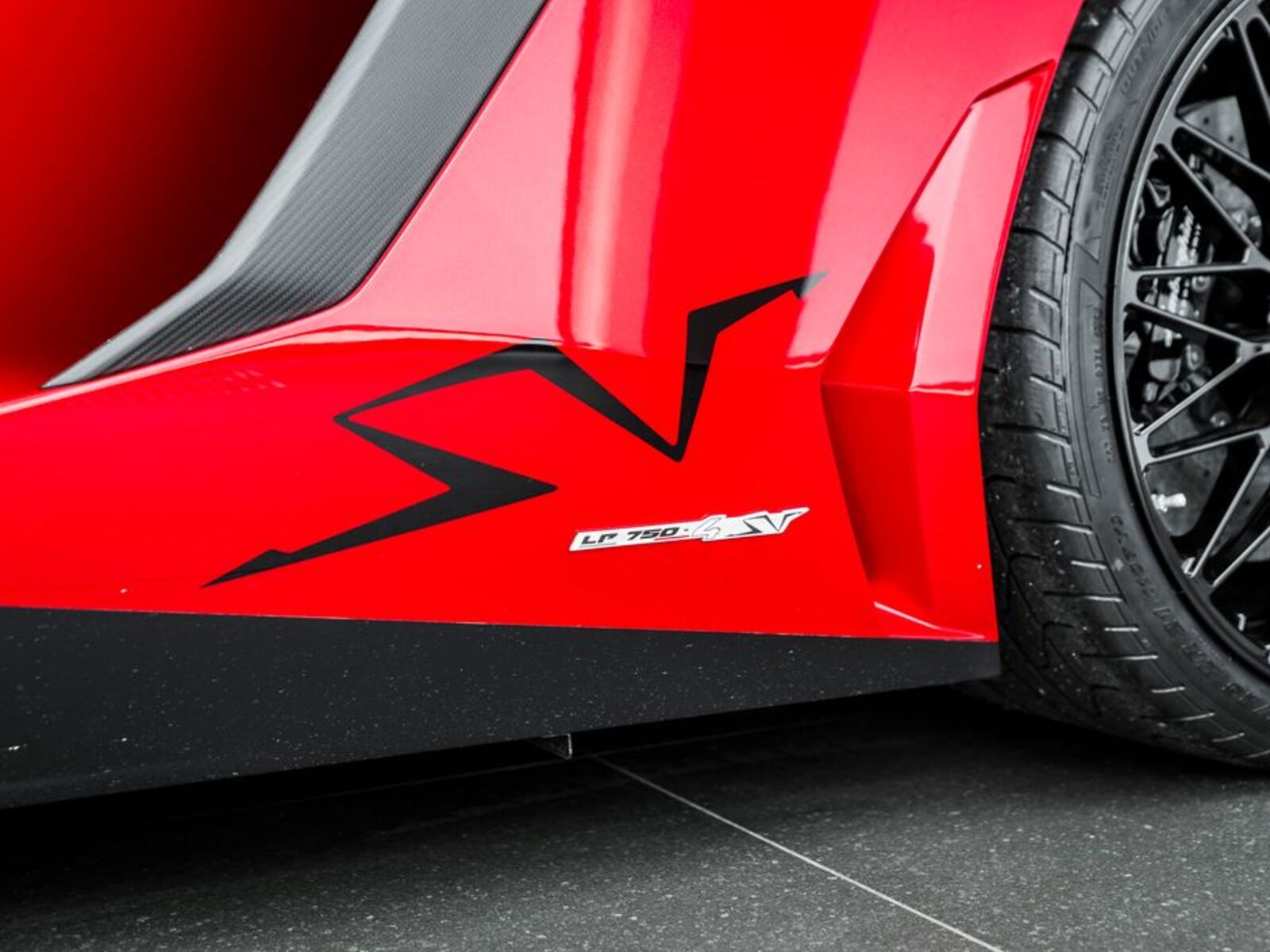 Lamborghini Aventador 17