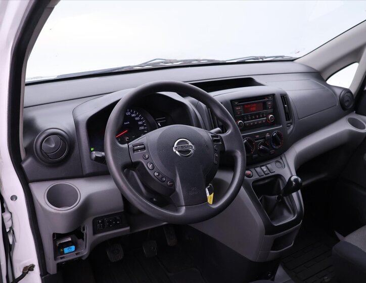 Nissan NV200 18