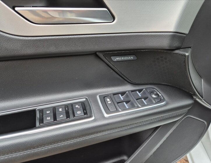 Jaguar XF Sedan / Limuzína 3,0 l 221 kw