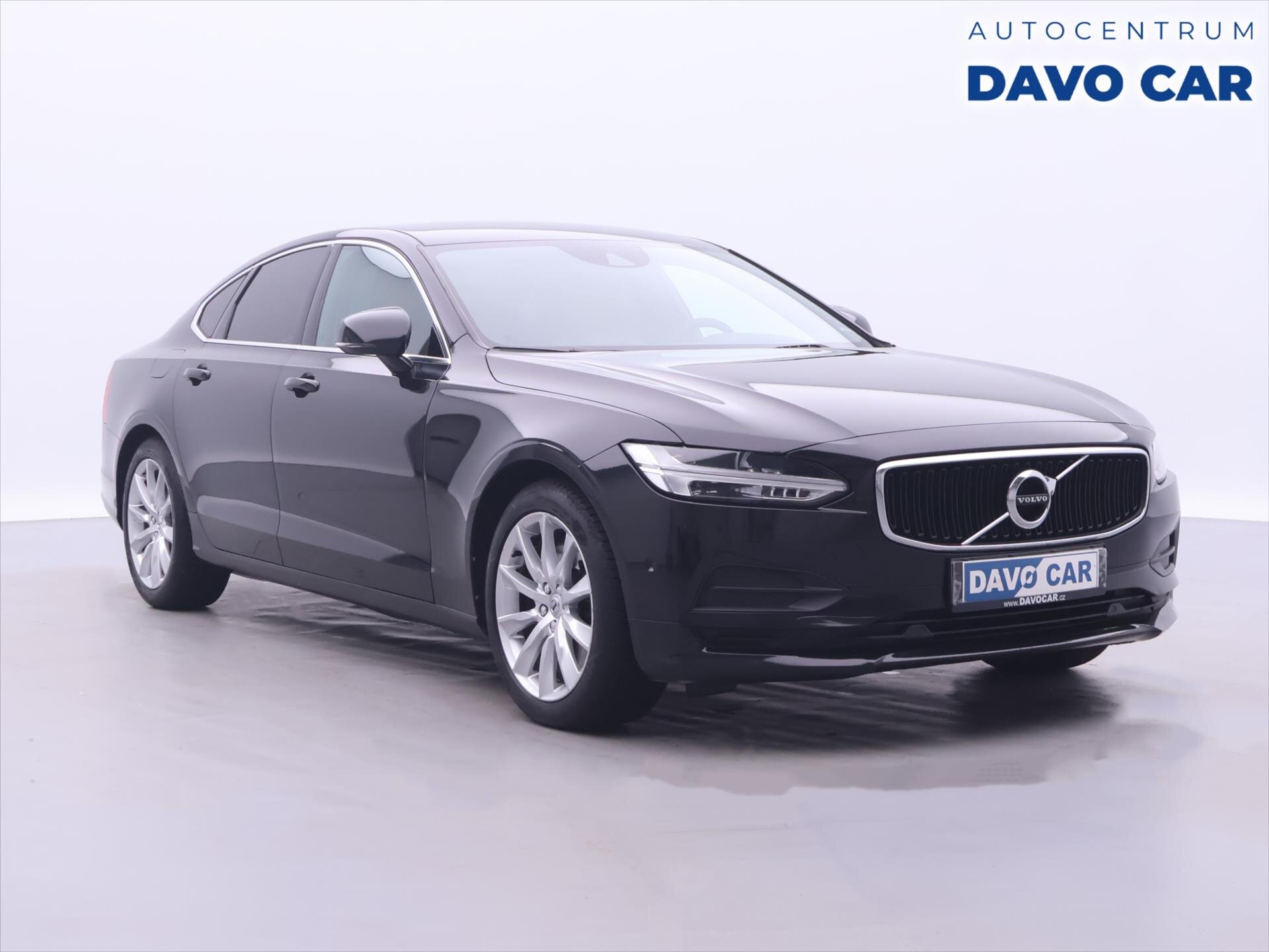 Volvo S90 Sedan / Limuzína 2,0 l 187 kw