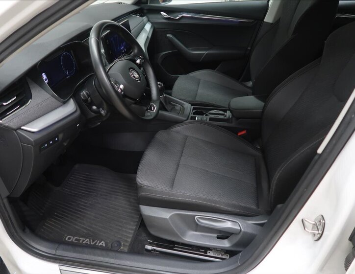 Škoda Octavia Sedan / Limuzína 1,5 l 110 kw