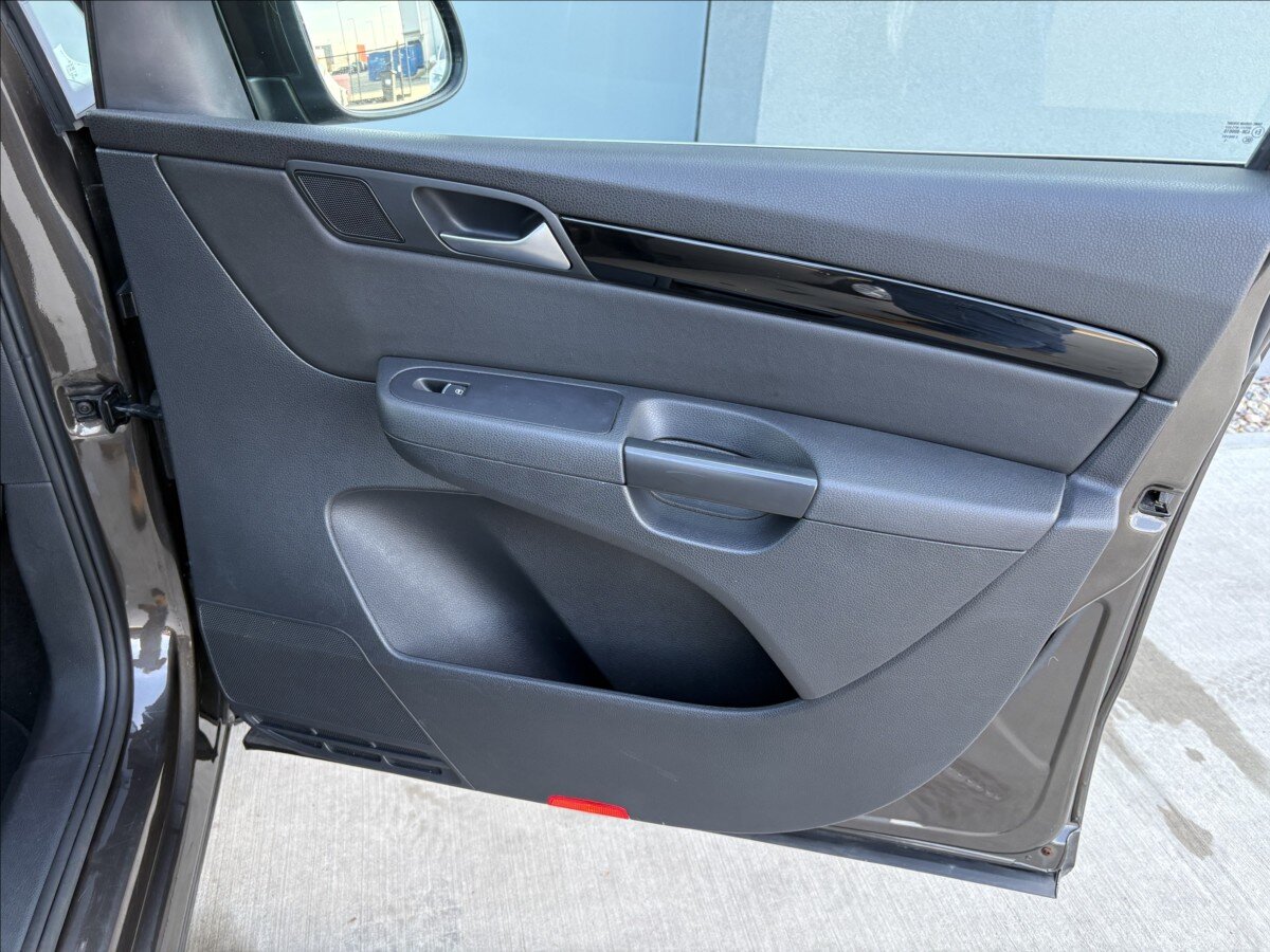 Volkswagen Sharan Kombi 2,0 l 110 kw