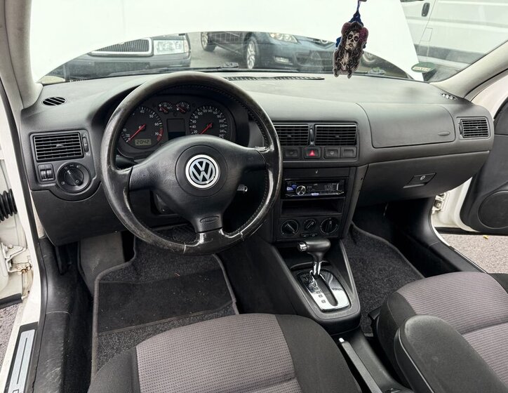 Volkswagen Golf 9