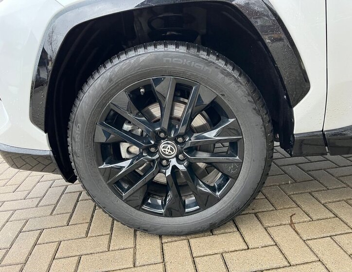 Toyota RAV4 SUV 2,5 l 131 kw