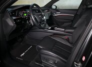 Audi e-tron SUV / Terénní 0,0 300 kw