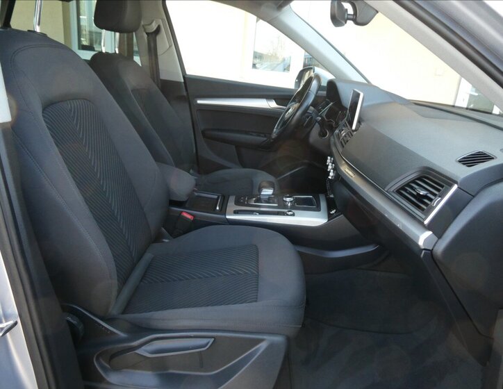 Audi Q5 SUV / Terénní 2,0 l 120 kw